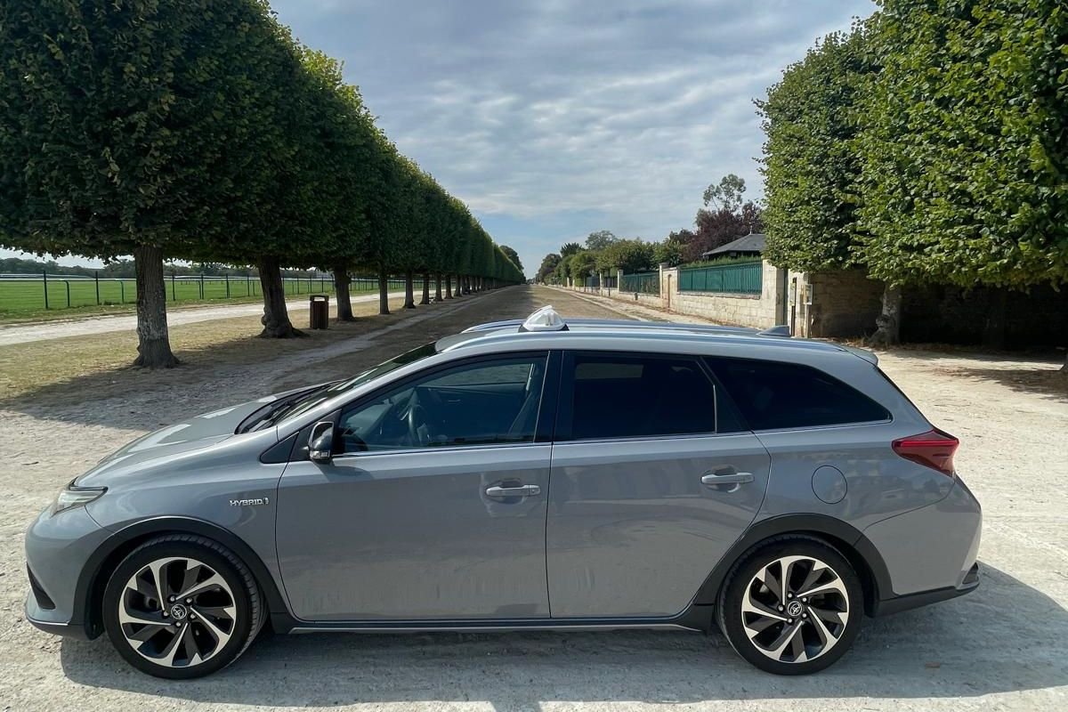 Le taxi S&S sur les allées du domaine de Chantilly